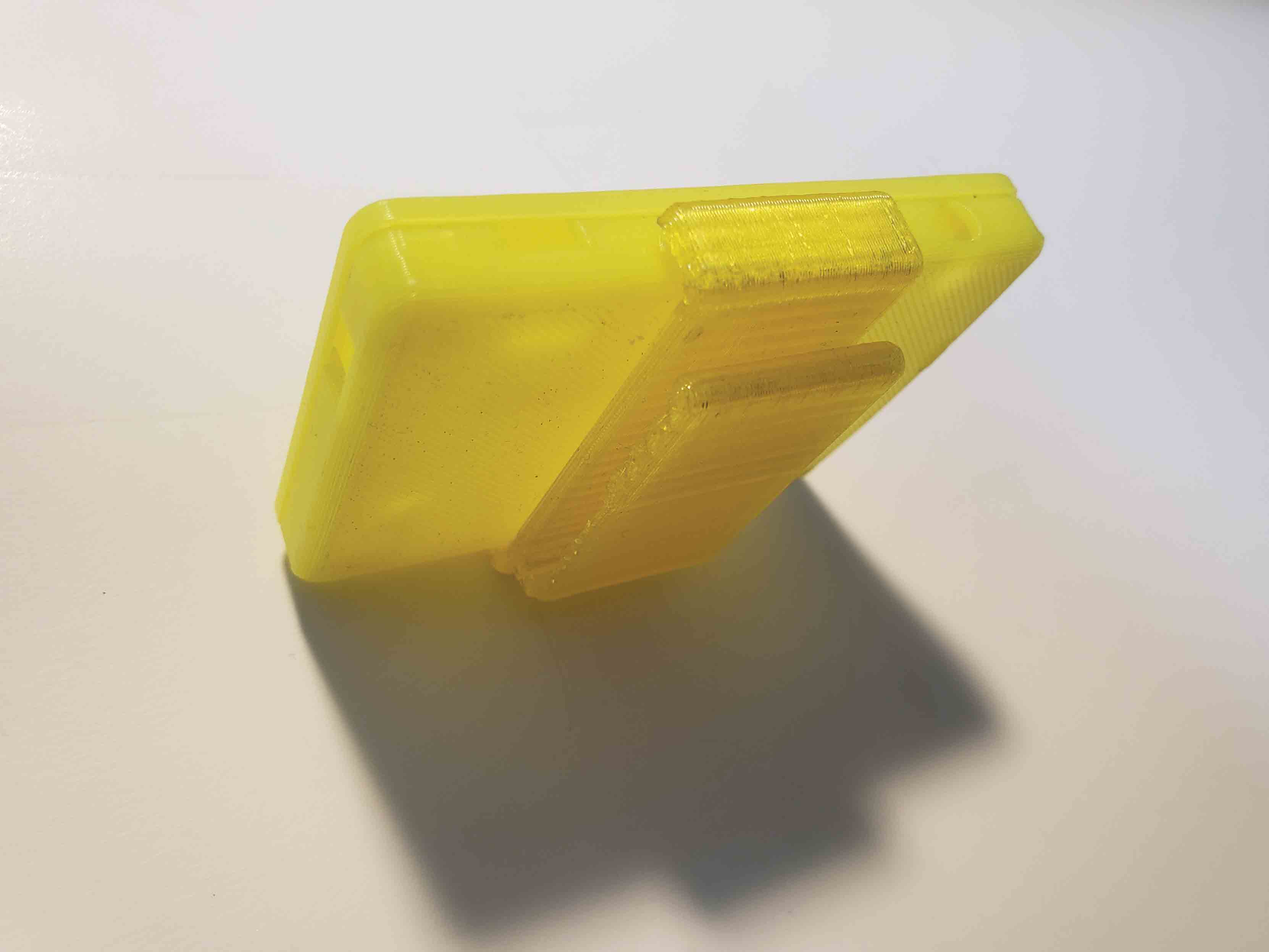 Prototype-ECG-Housings-Yellow-Clip-Topview-v1.2